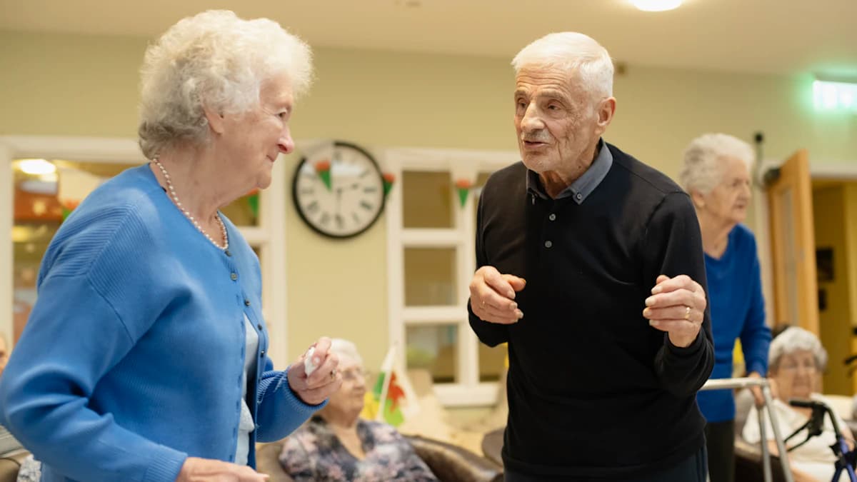 Zorg aan huis en zorg in natura of pgb thuiszorg besproken met familie